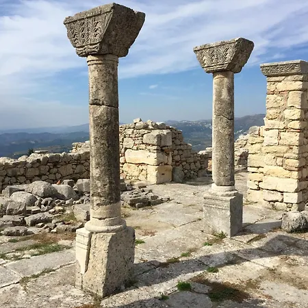 Vila Merkaj Vila Ballsh