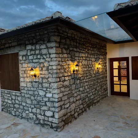 Merkaj, Castle 酒店 *