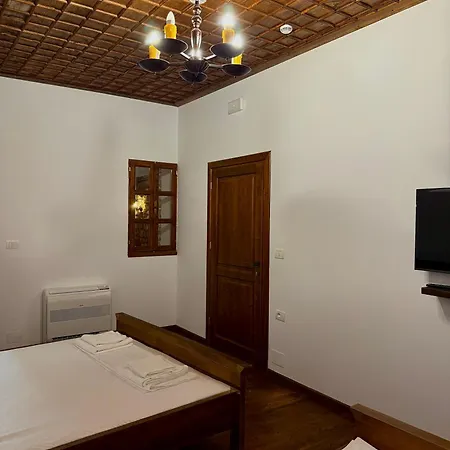 Merkaj, Castle 酒店 *