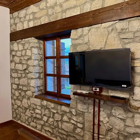 Merkaj, Castle 酒店 *