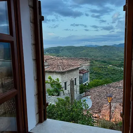 Merkaj, Castle 酒店 *