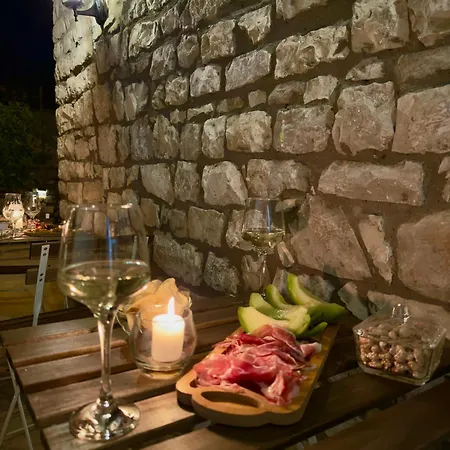 Szálloda Merkaj, Castle Berat